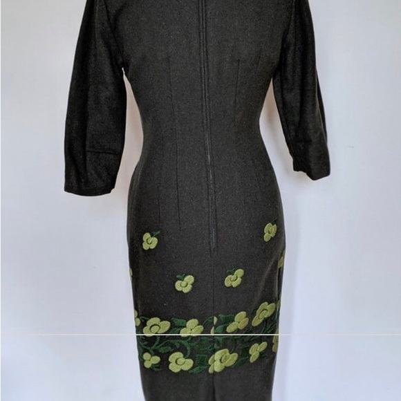 Vintage 1950’s An Arkay. Gorgeous Wool wiggle dress. Embroidery detail. US6P - Picture 3 of 7